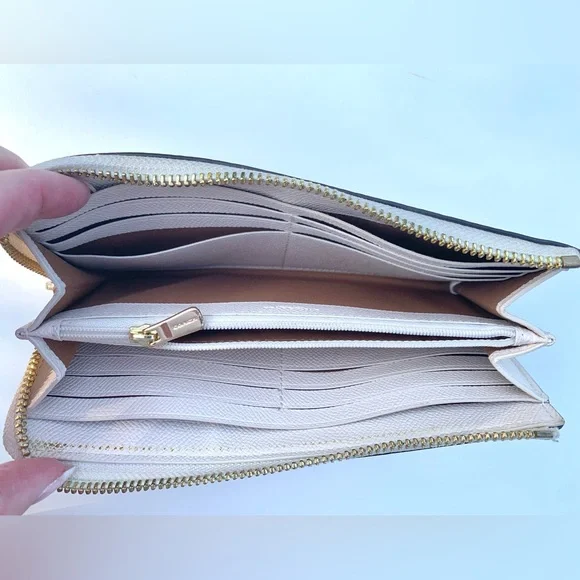 Coach Wallet - Picture 3 of 6